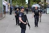 US police hunt second suspect in mass shooting