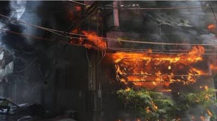 22 Dead in Fire in Indian Capital 