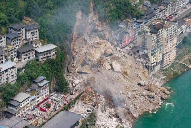 China Landslide Death Toll Rises as Search Continues