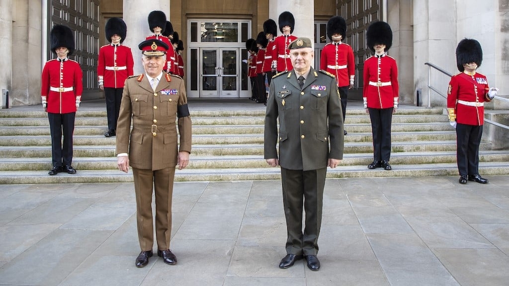 Ukraine and Britain to enter into military training