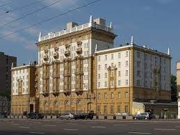 U.S. embassy in Moscow to reduce its consular services