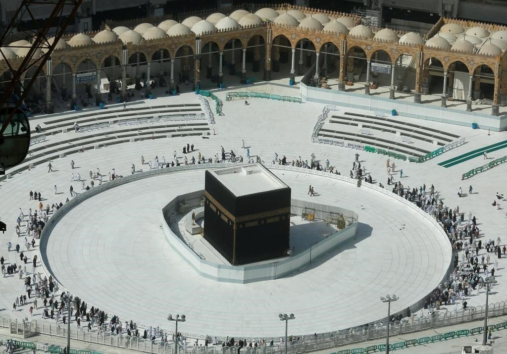 Saudi Minister of Hajj and Umrah asks Muslims to wait till course of action for epidemic becomes clear