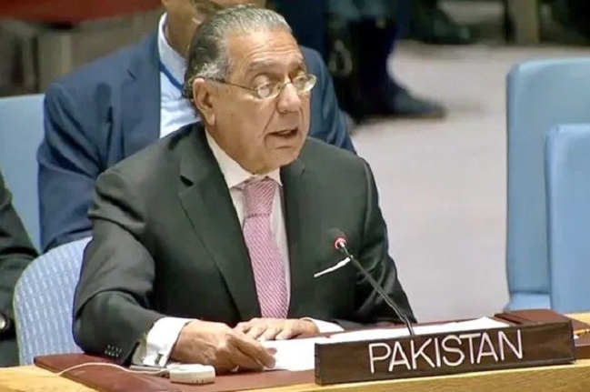 Pakistan: Ambassador Akram briefs UNSG on India’s massive repression in IIOJK