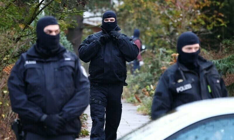 German coup plotters 'heavily armed and dangerous', says police chief